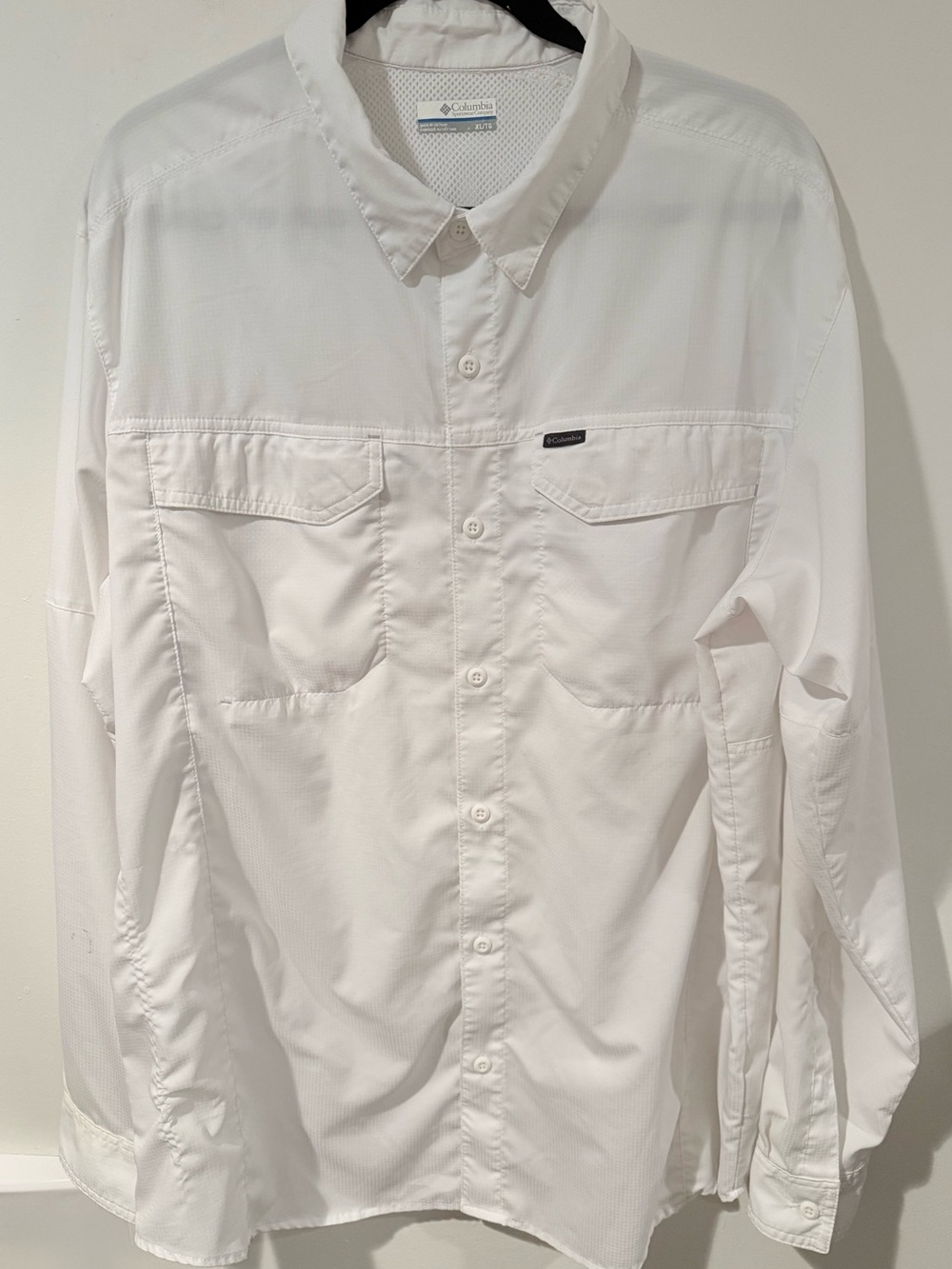 ⭐ Poshmark Bundle Listing — 3 Items (One Price)
Columbia Men’s White Long-Sleev